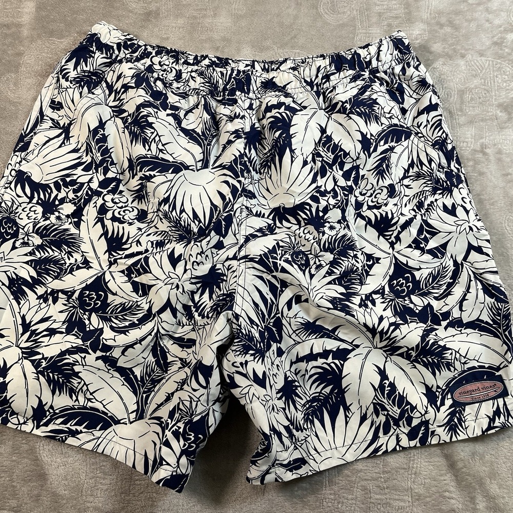 Men's Vineyard Vines Swim Trunks Blue White Lined Hawaiian‎ Floral Palms